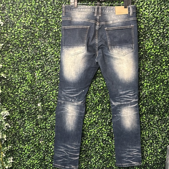 Acid washed ripped jeans - Picture 2 of 3